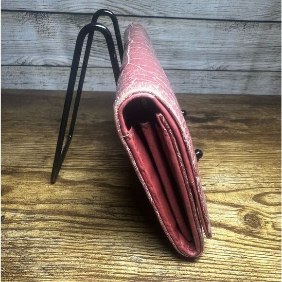 Miu Miu - Continental Wallet - Croc Embossed- Pink - Picture 2 of 12